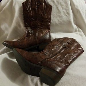 Girls size 5 brown cowgirl boots